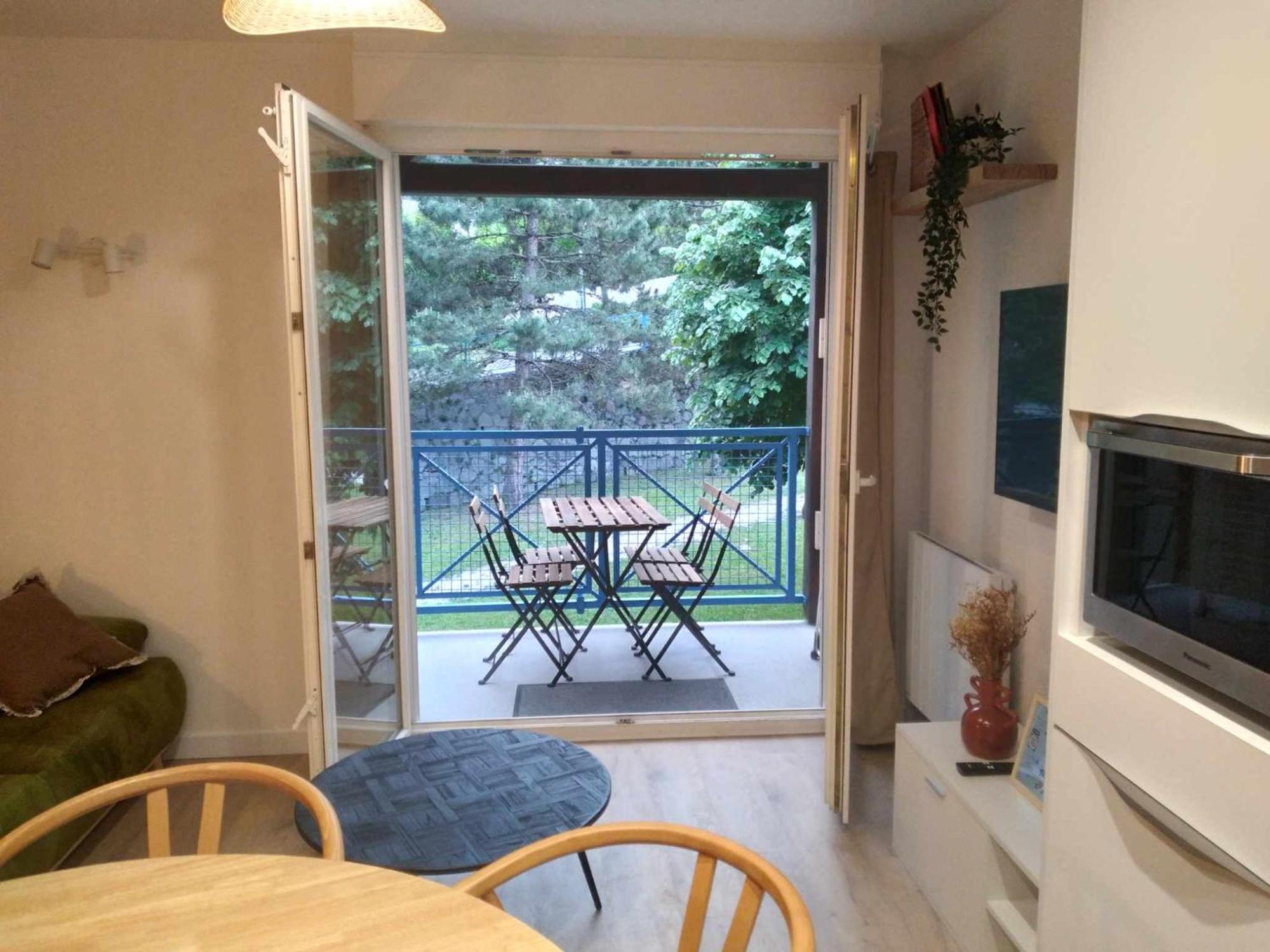 Duplex Lumineux - 40M2 - 2 Chambres - Balcon Terrasse - Parking - Entierement Renove En Mai 2024 Каутерец Екстериор снимка